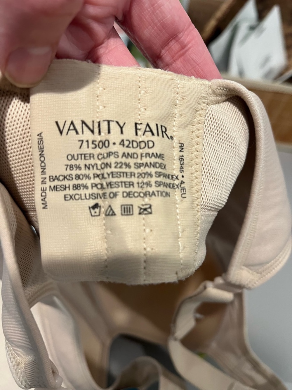 Vanity Fair Nude Seamless Wireless Bra - Picture 5 of 5